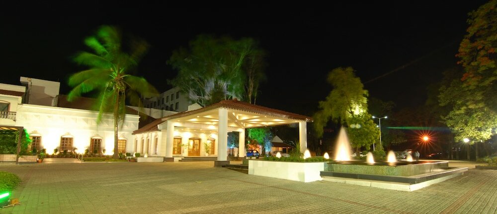 Фото Chanakya Bnr Hotel