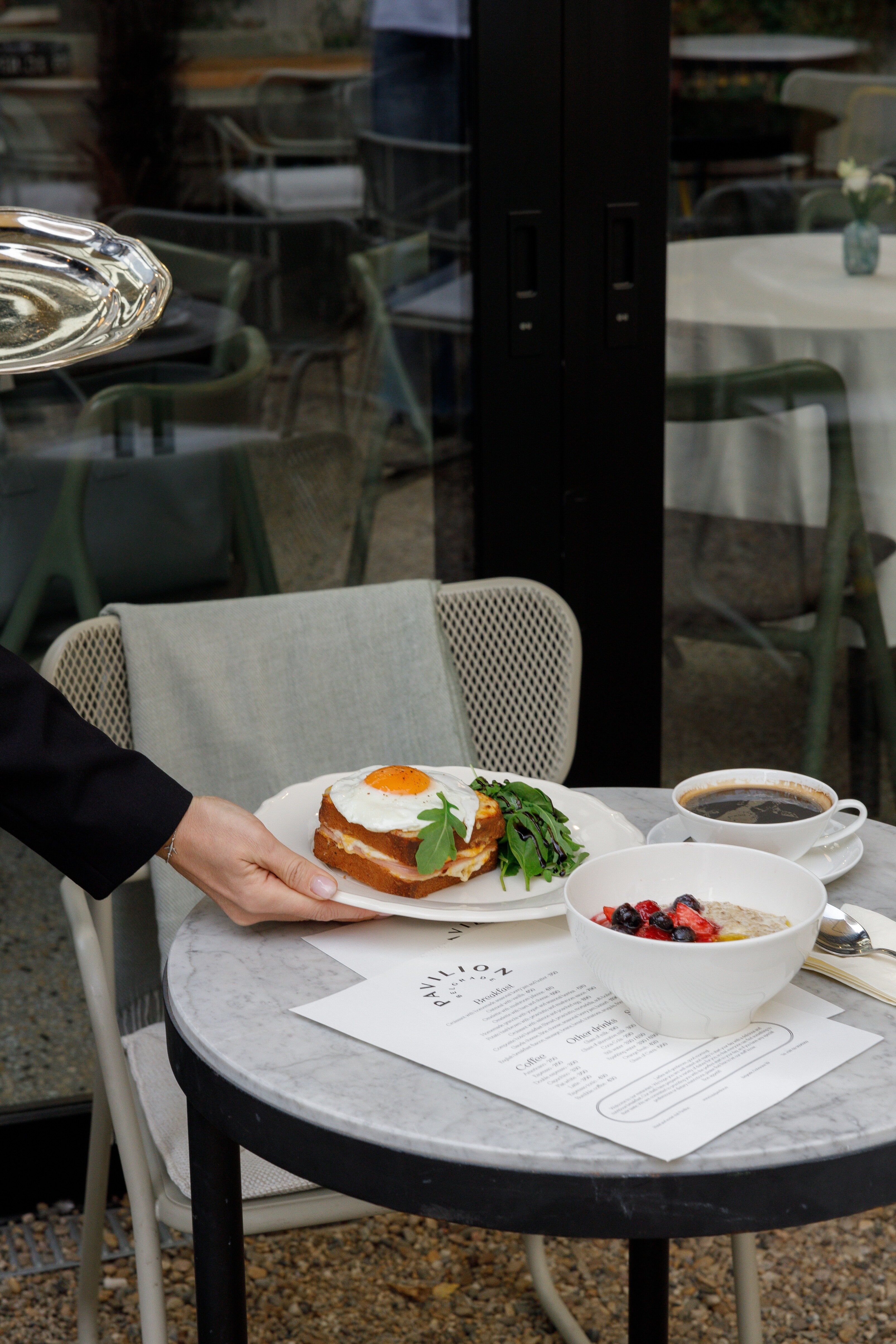 Фото Pavilion Hotel & Social Club