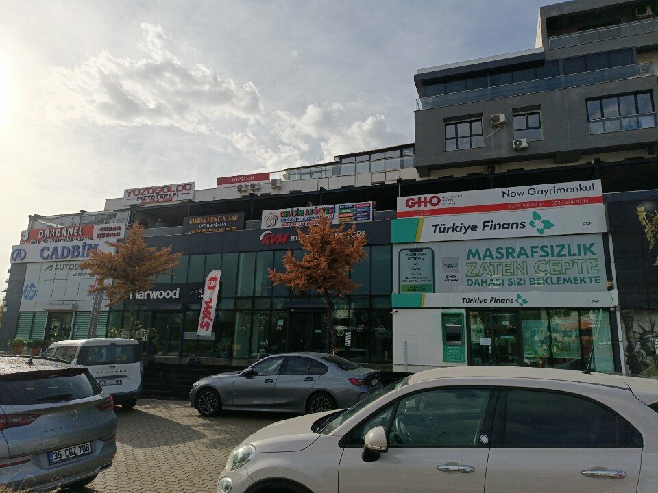 مركز أعمال Cadde Anadolu Kasarci Plaza ، إزمير، صورة