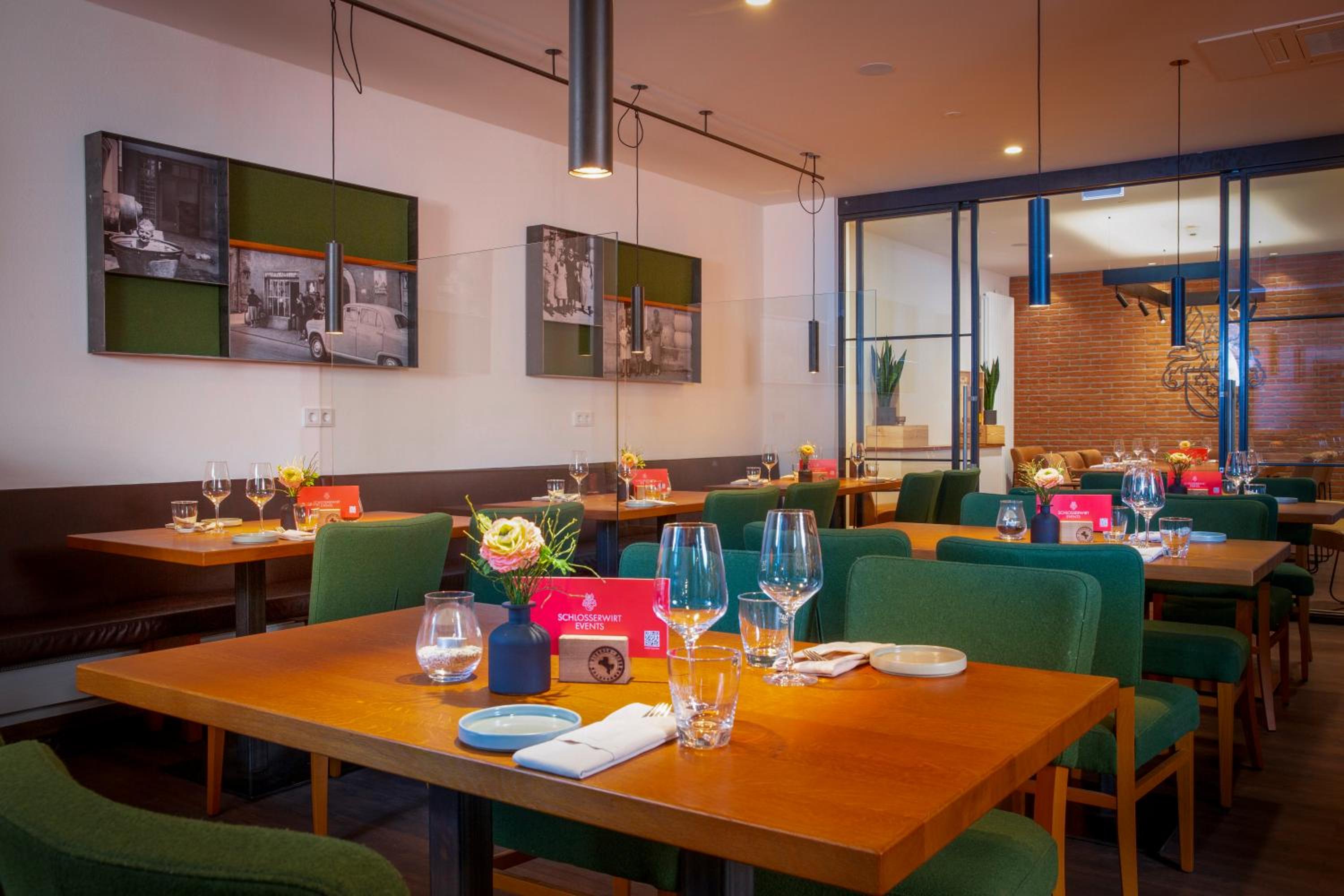 Фото Hotel & Boarding House Schlosserwirt