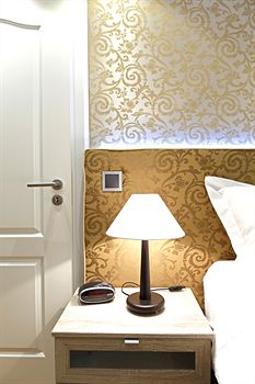 Фото The Queen Luxury Apartments - Villa Liberty