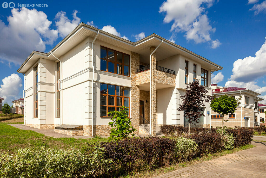 Cottage settlement Elitny zhiloy kompleks Novo-Nikolskoye, Moscow, photo