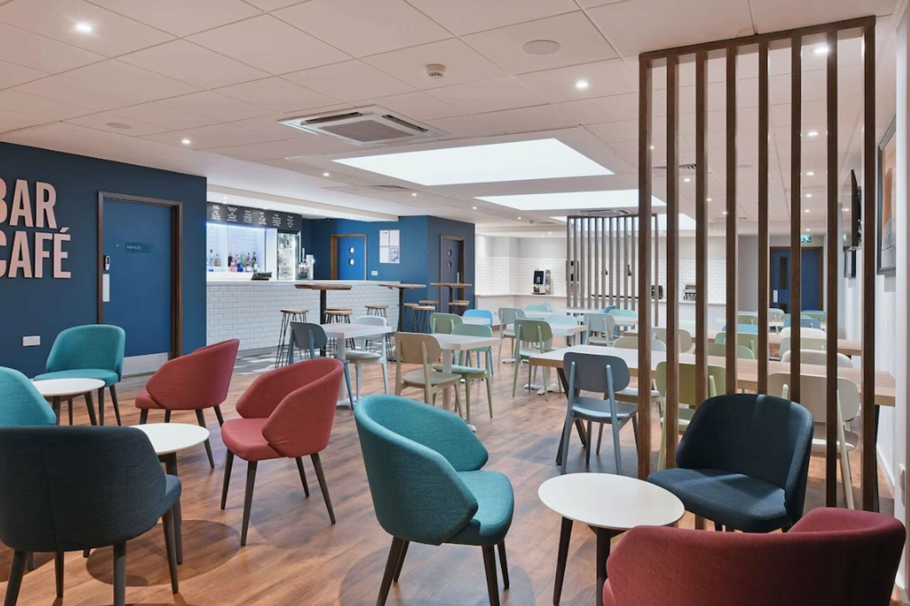 Фото Travelodge London Bethnel Green