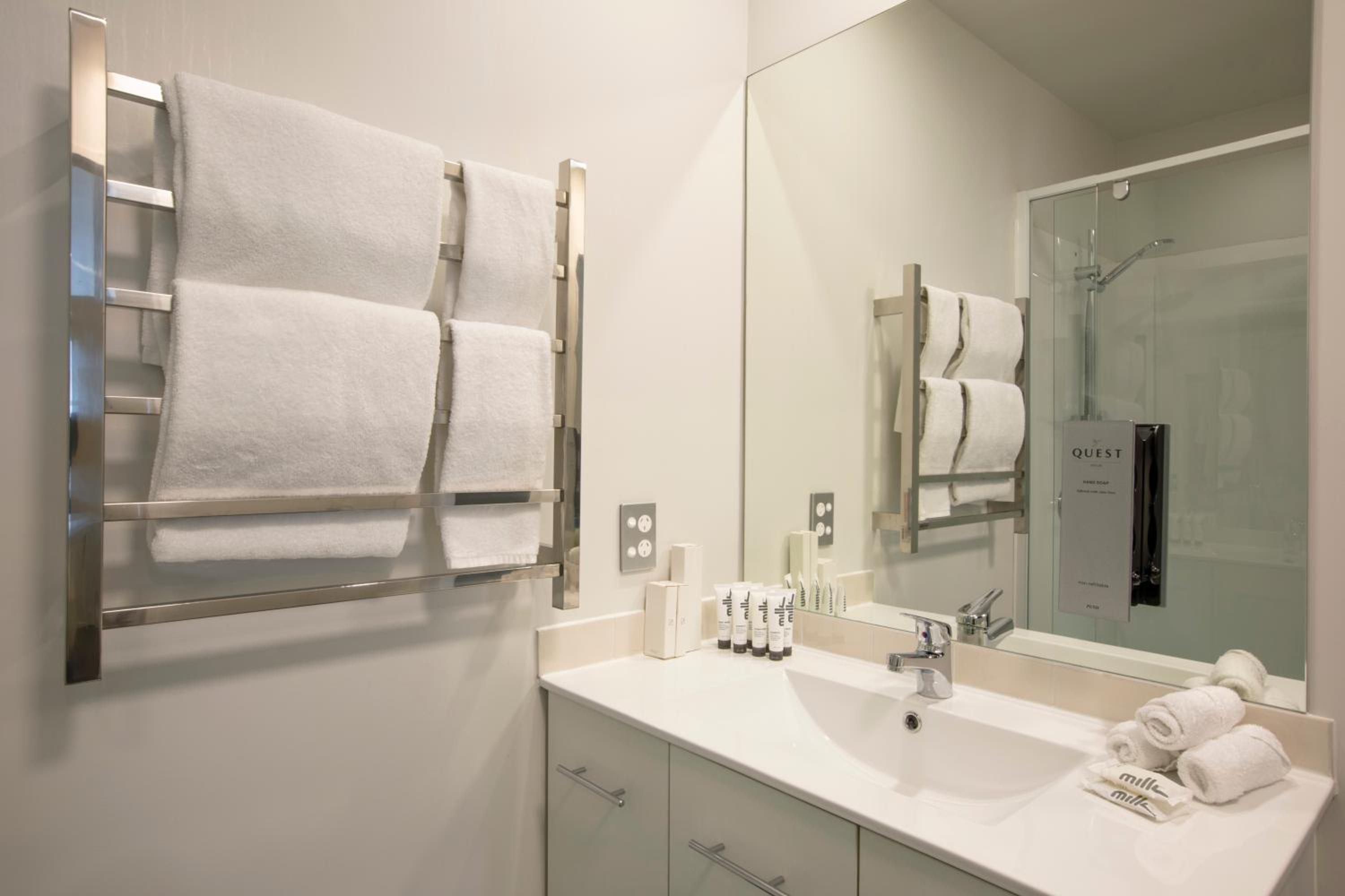 Фото Quest Atrium Serviced Apartments