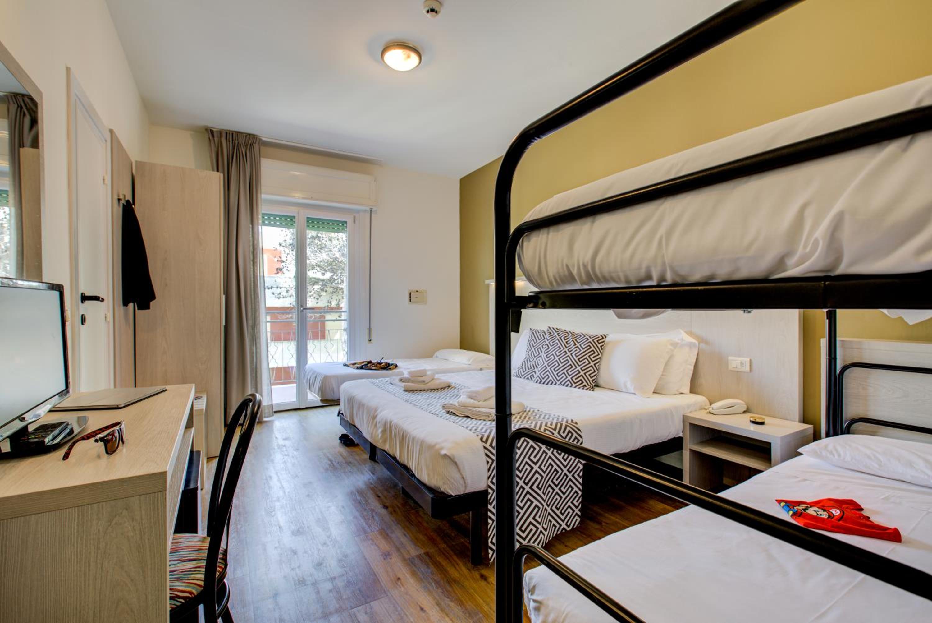 Фото Hotel Christian