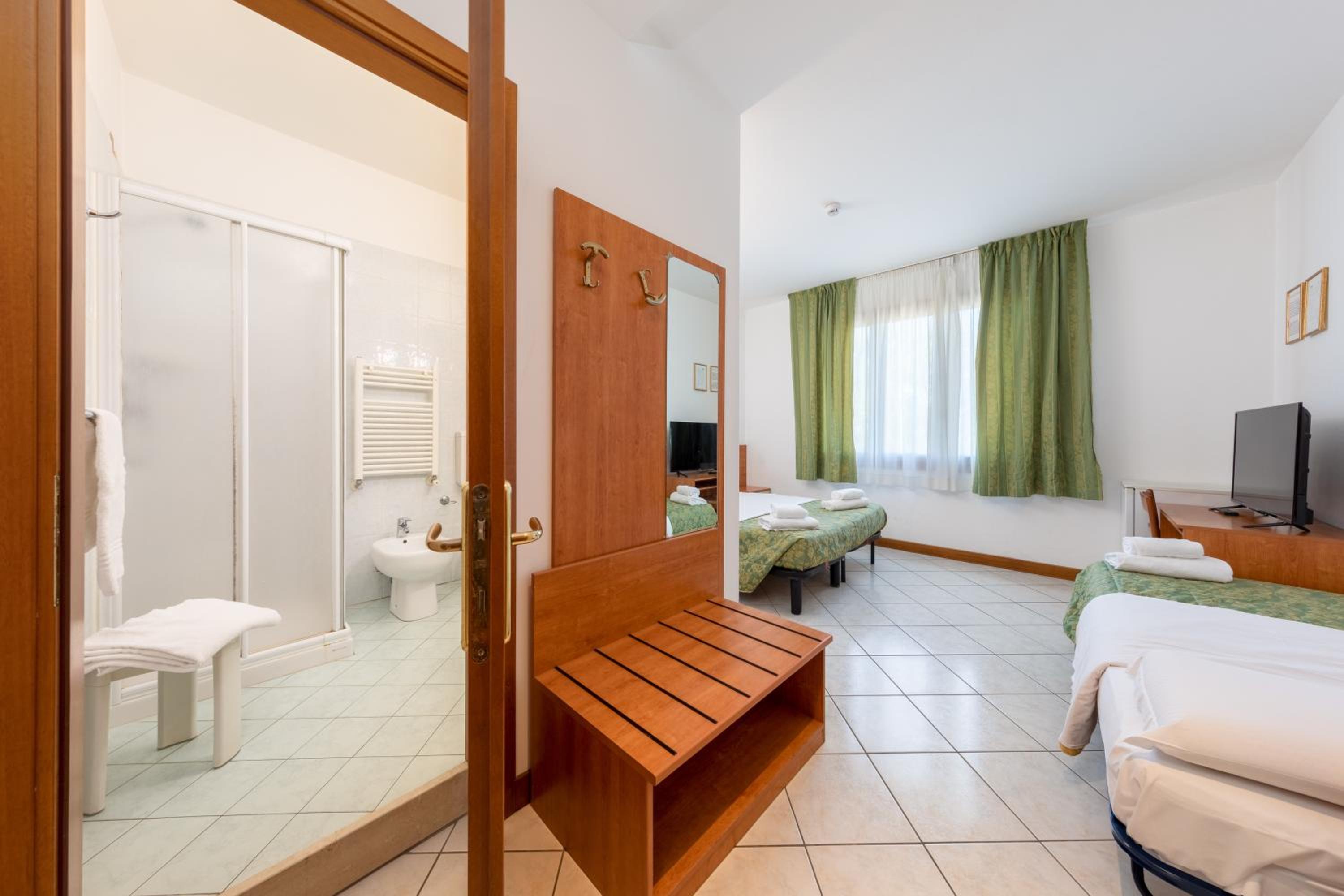 Фото Albergo Nuova Aurora