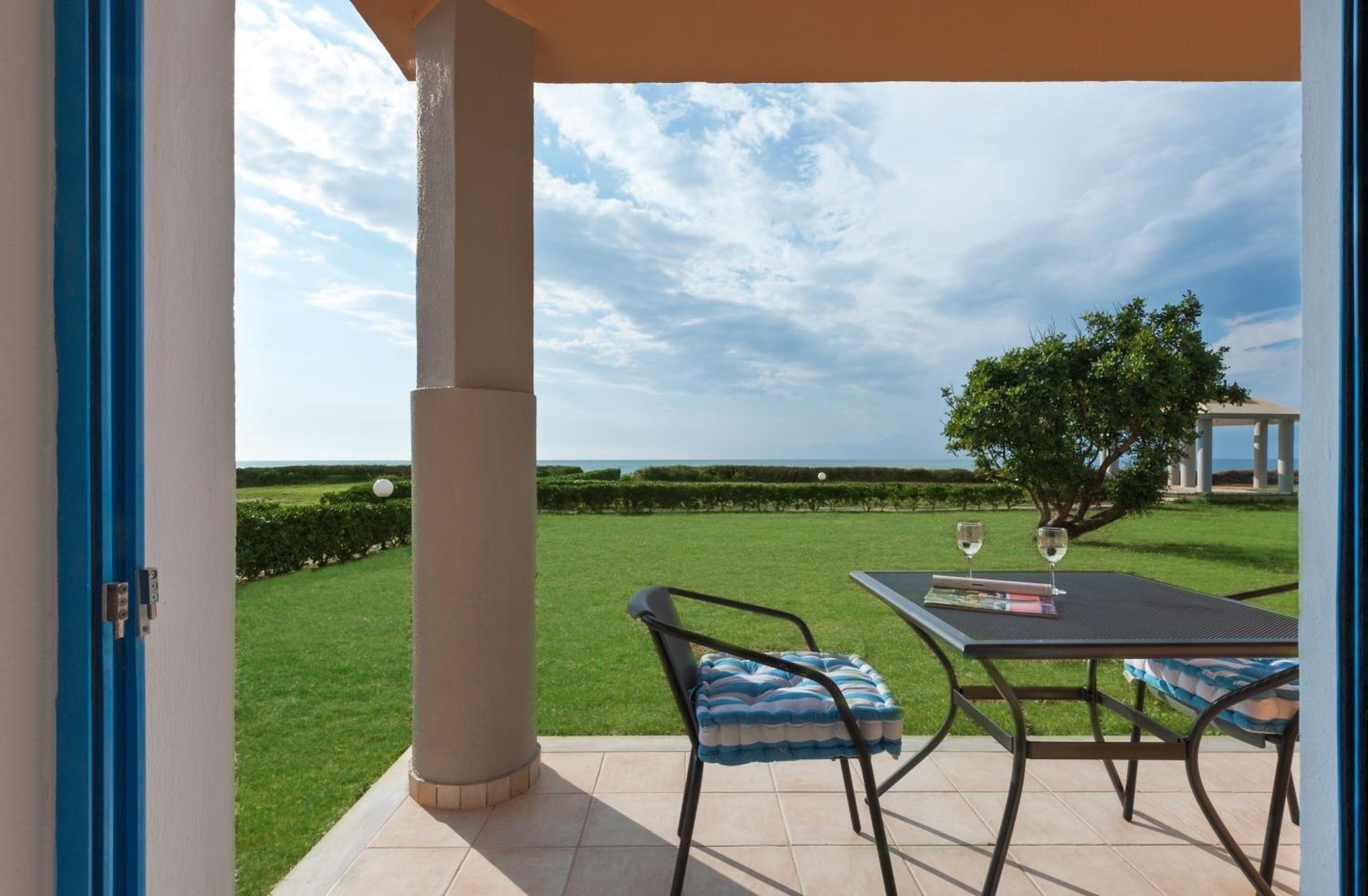 Фото Ammoudia Maisonettes