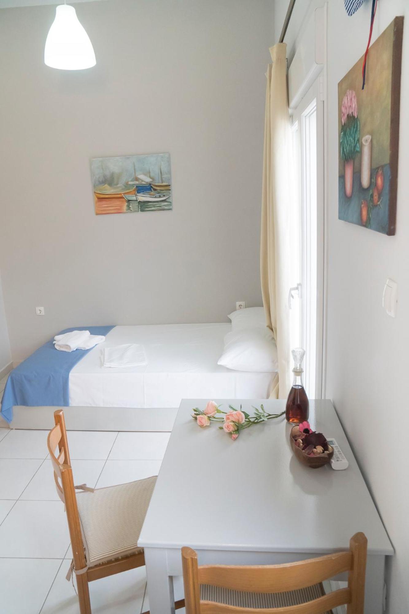 Фото Heraklion Old Port Apartments