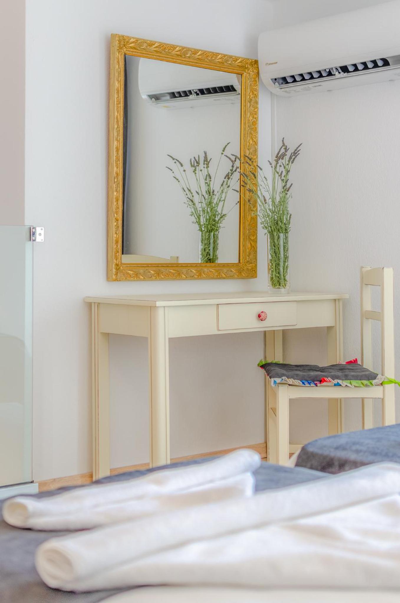 Фото Happiness Apartments
