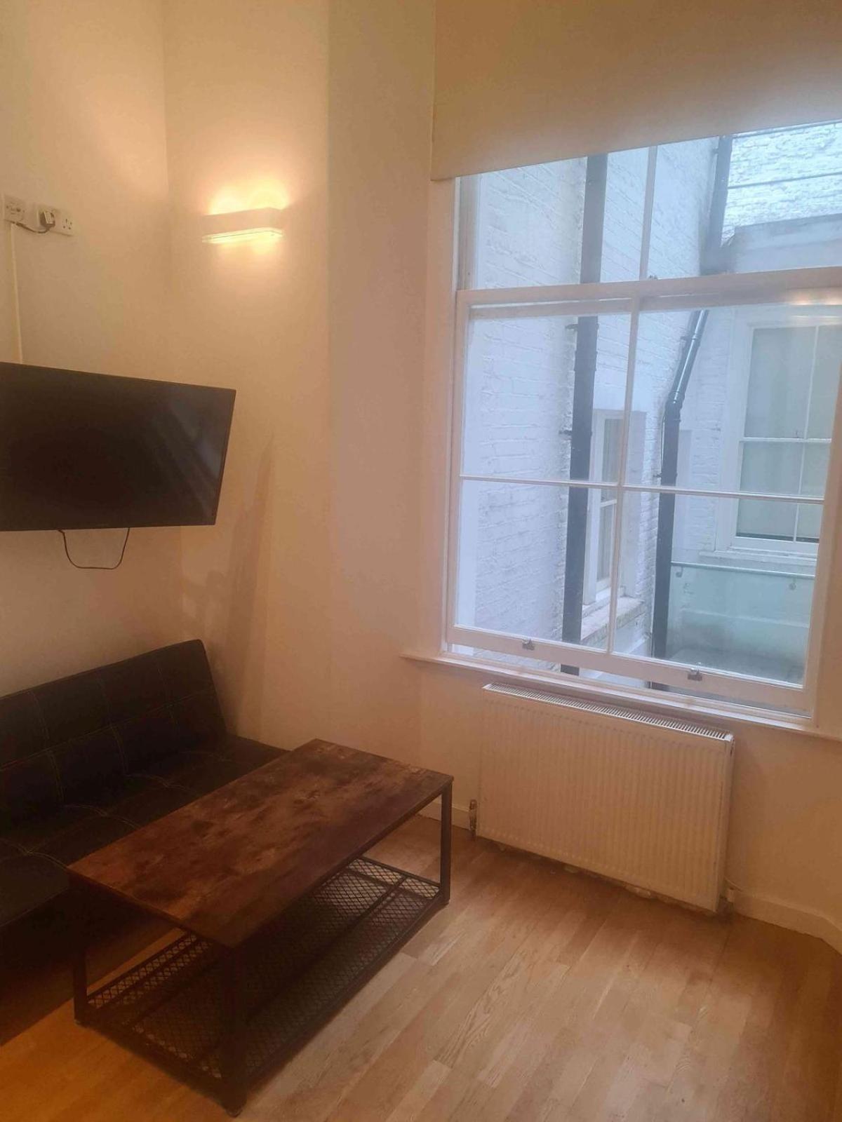 Фото Hyde Park Executive Apartments