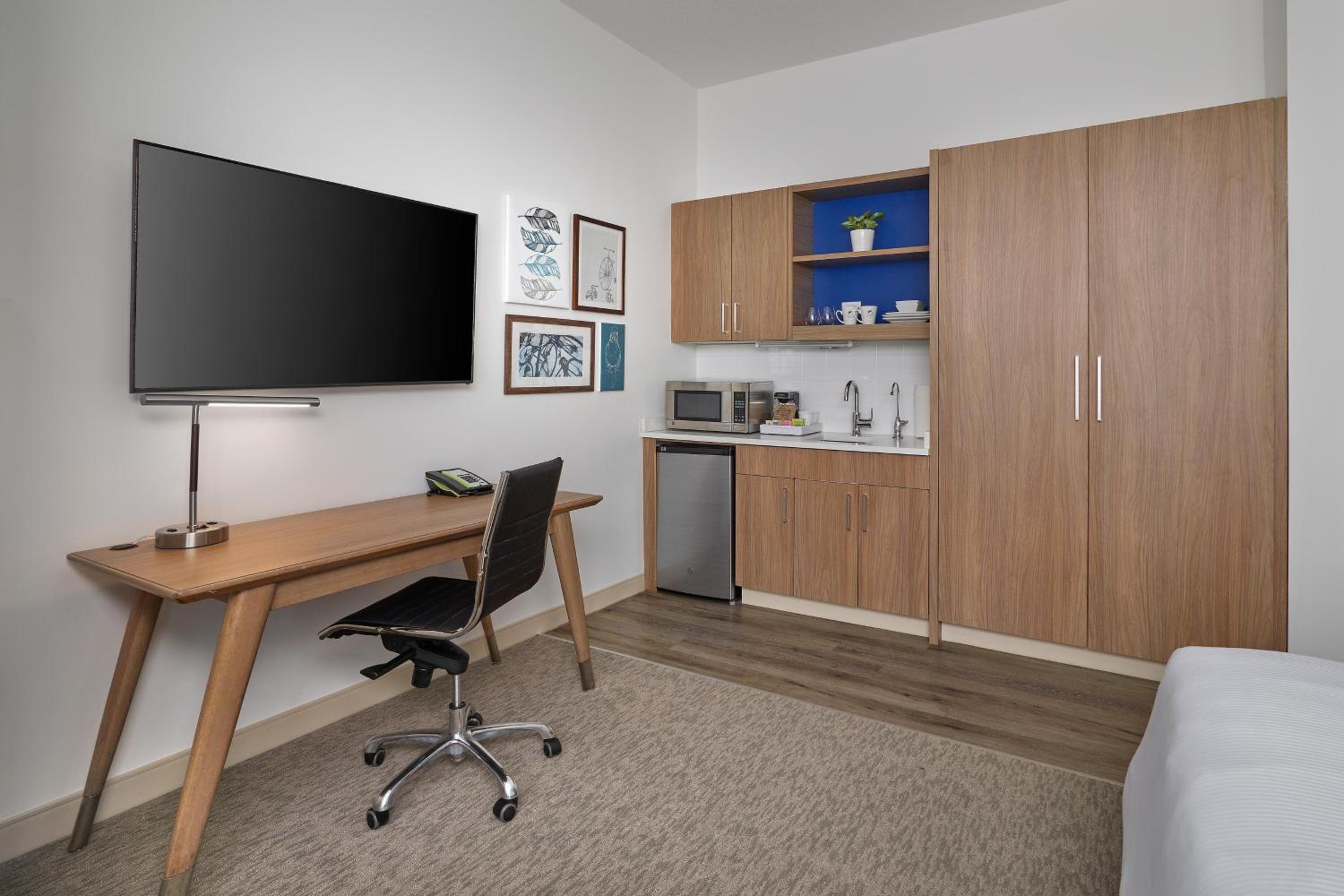 Фото Element Edmonton West