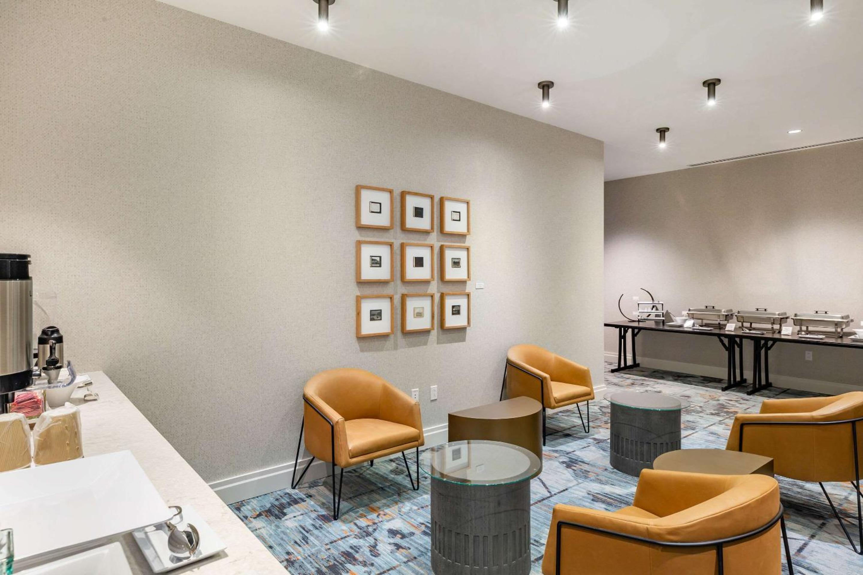 Фото Cambria Hotel New Haven University Area