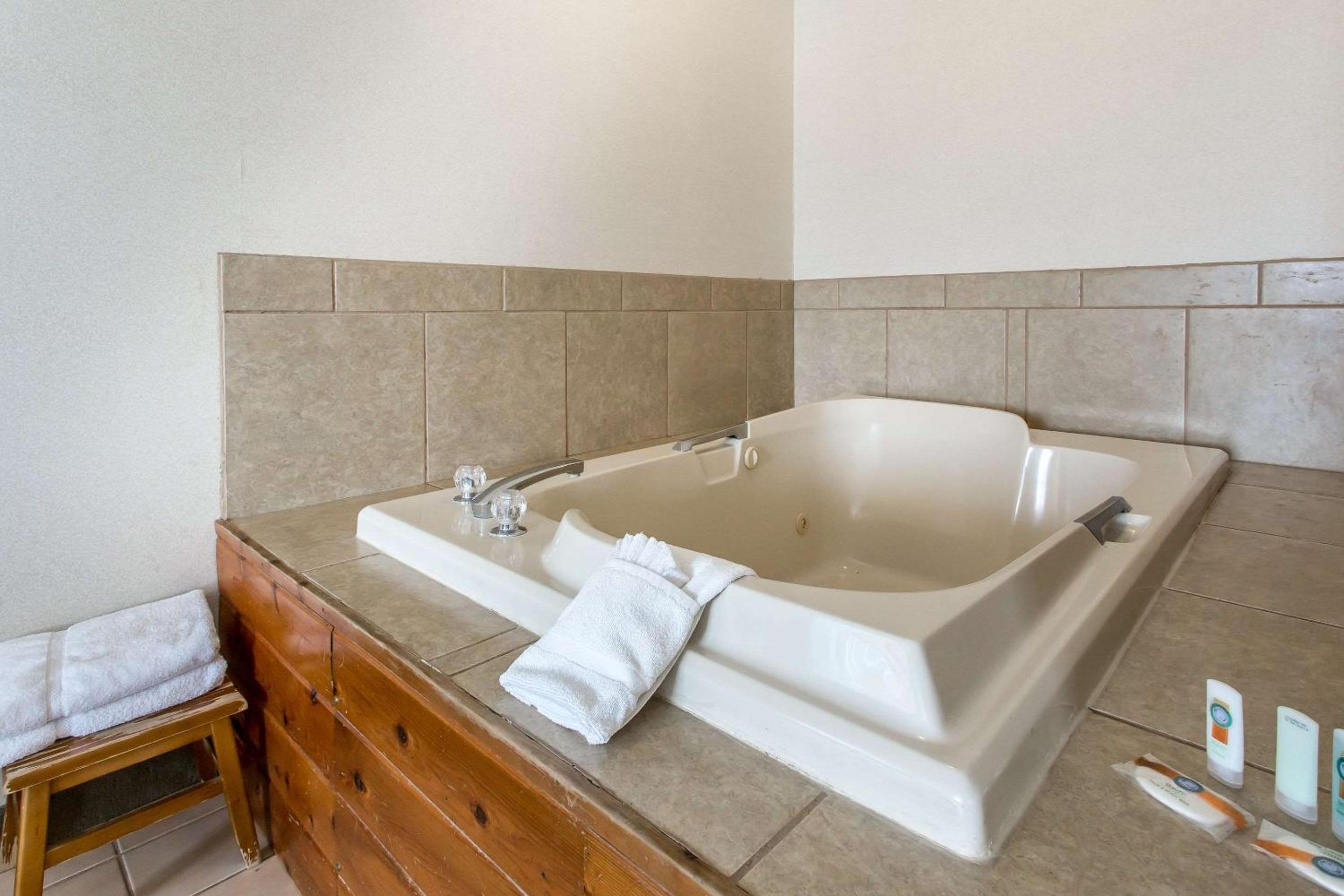 Фото Quality Inn Delta Gateway to Rocky Mountains