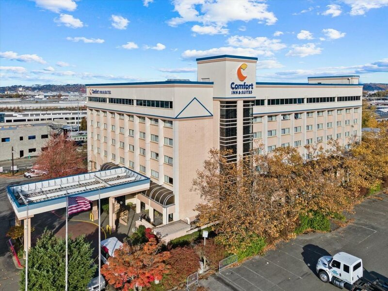 Гостиница Comfort Inn & Suites Downtown Tacoma в Такоме