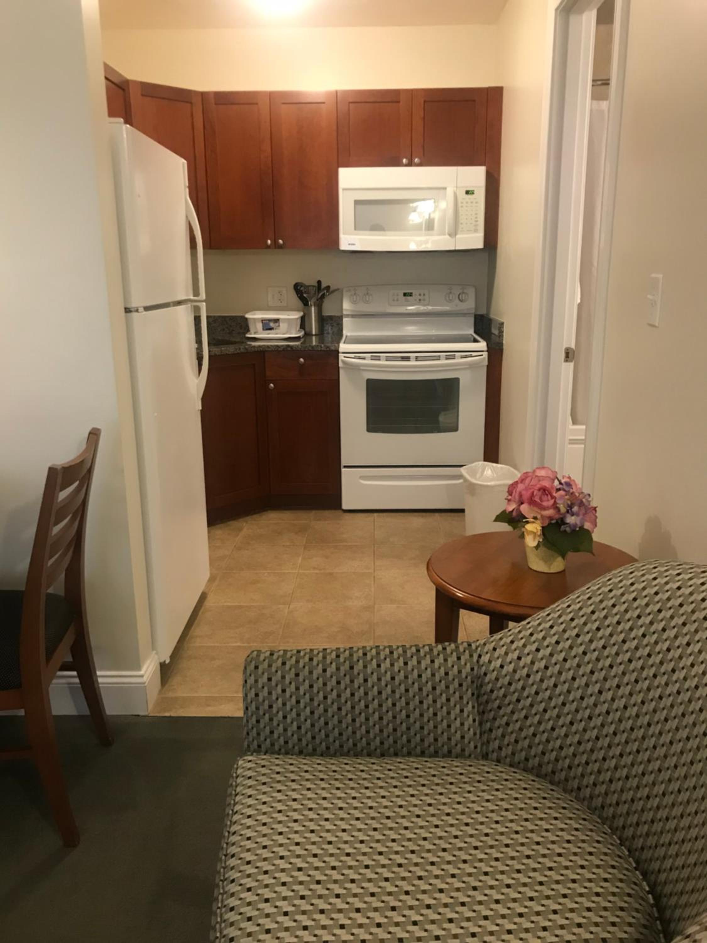 Фото Crescent Suites Hotel