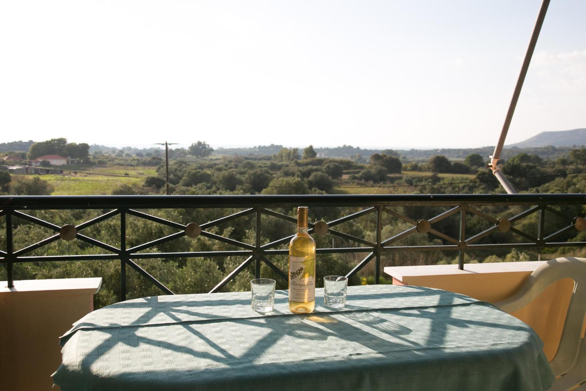 Фото Almyros Studios & Apartments