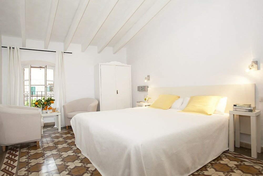 Фото Fornalutx Petit Hotel