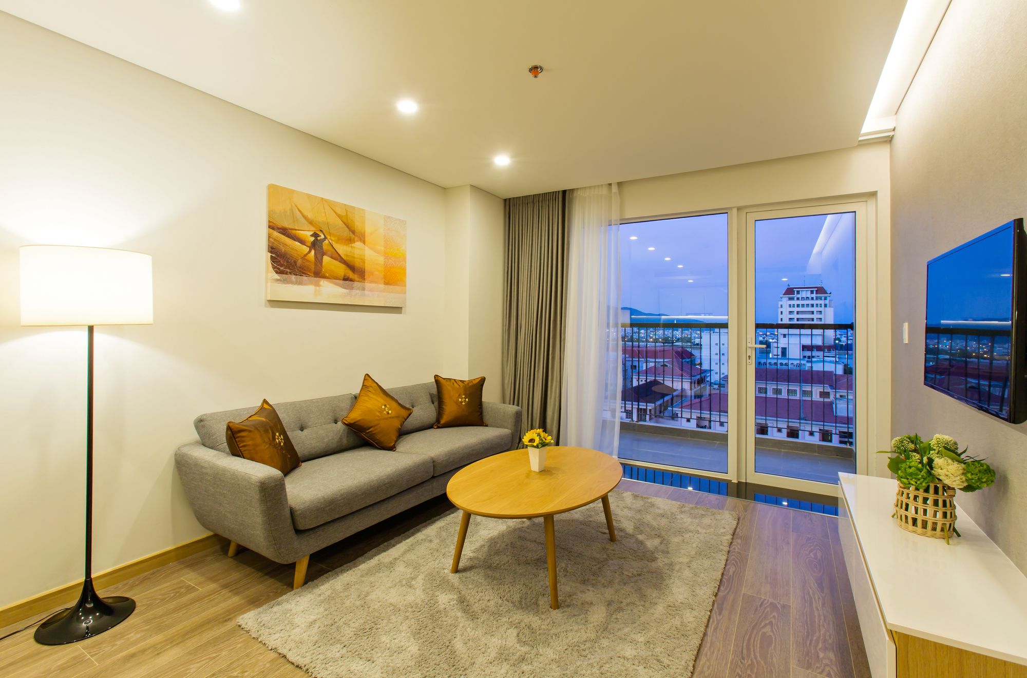 Фото Zen Diamond Suites Hotel Danang