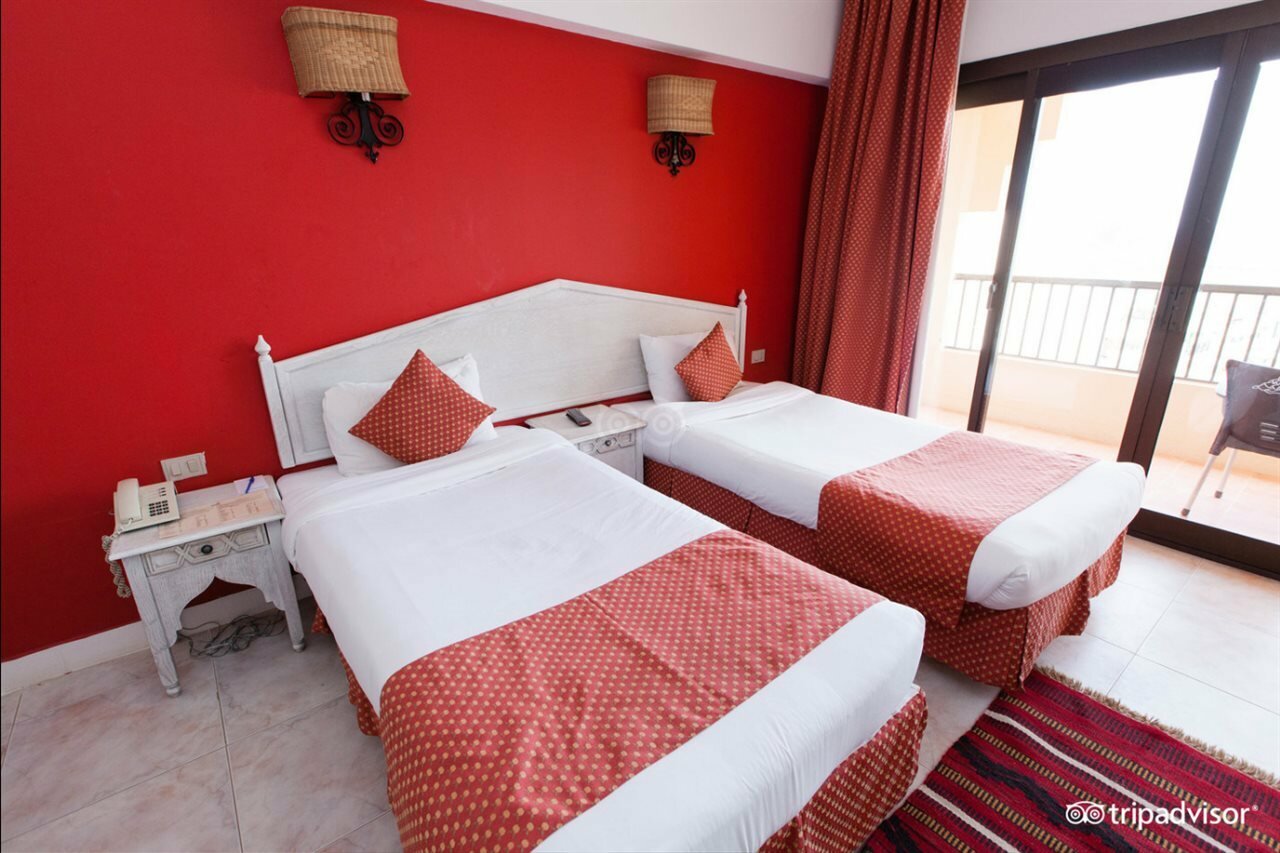 Фото Flamenco Beach and Resort