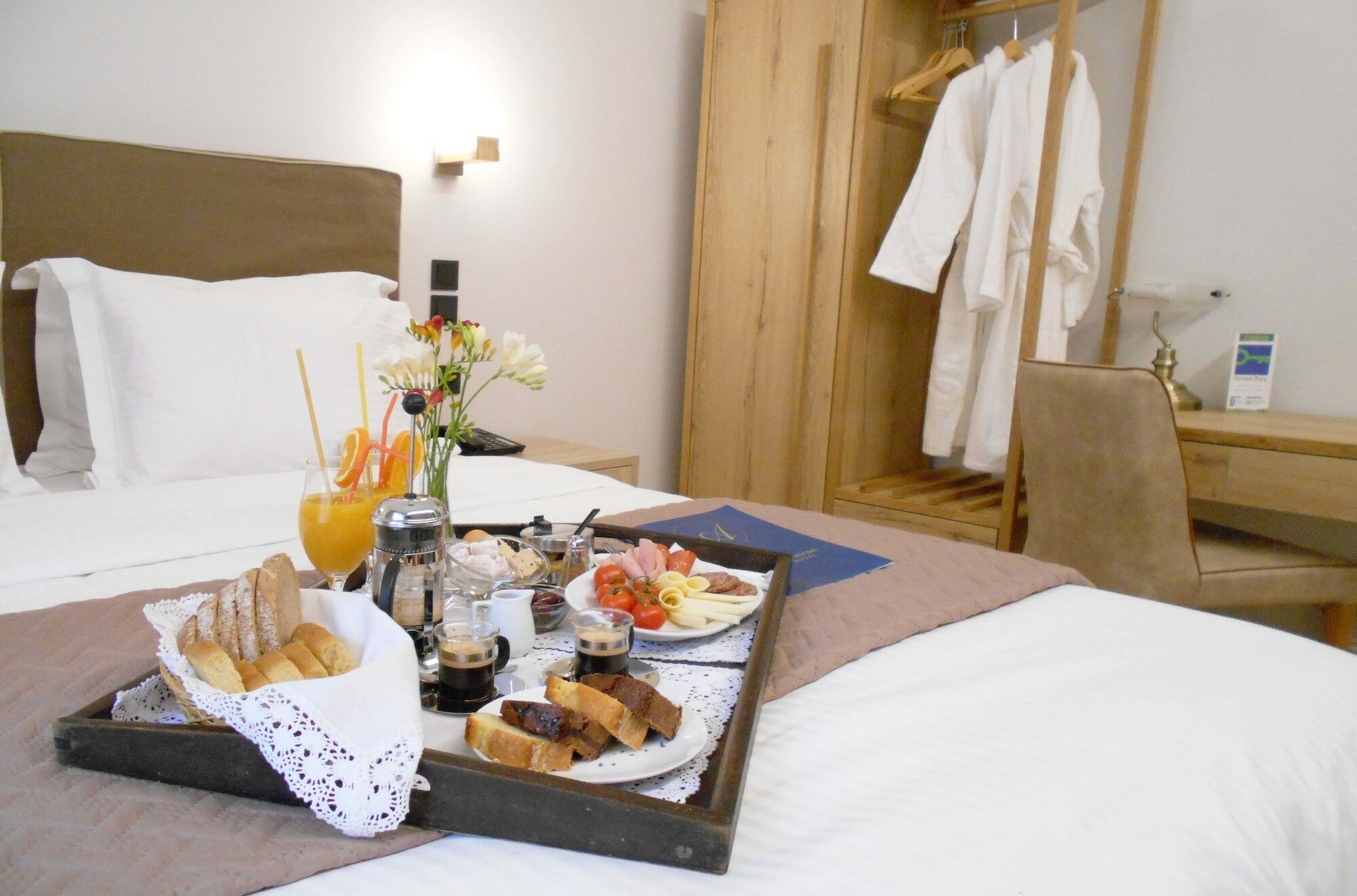 Фото Anastazia Luxury Suites & Rooms