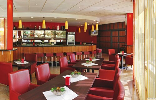 Гостиница H+ Hotel K& xD6; Ln Br& xDC; Hl в Брюле