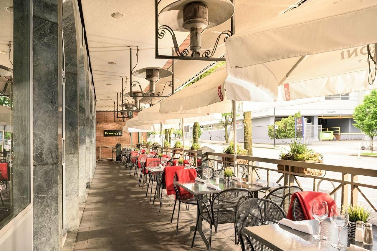 Фото Georgian Court Hotel