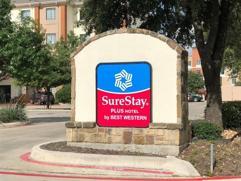 Фото SureStay Plus Hotel by Best Western San Antonio SeaWorld