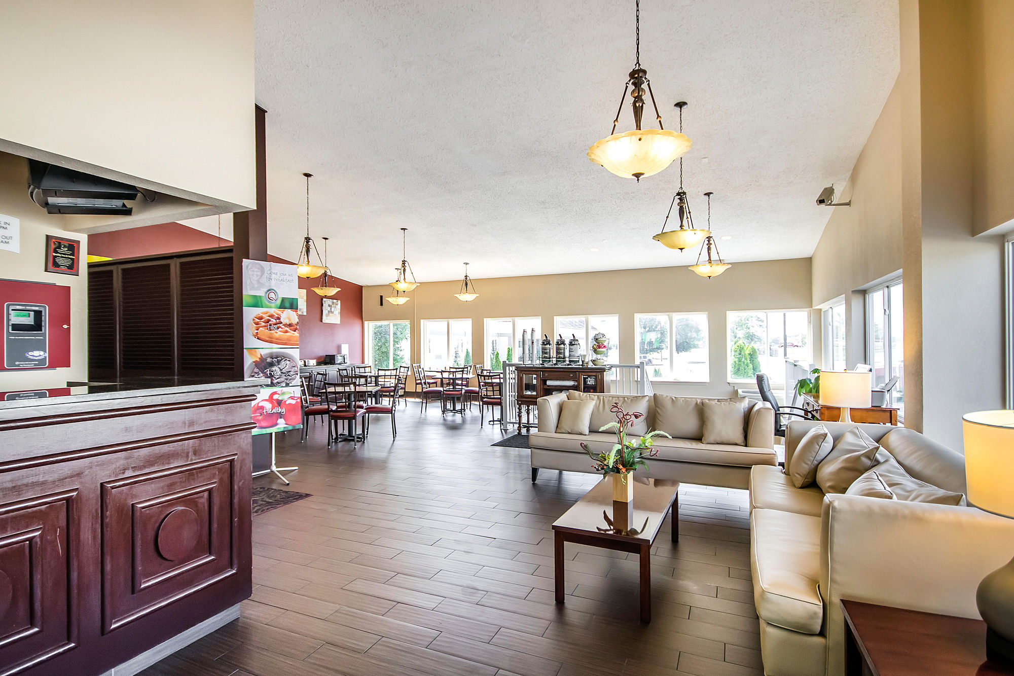 Фото Quality Inn & Suites