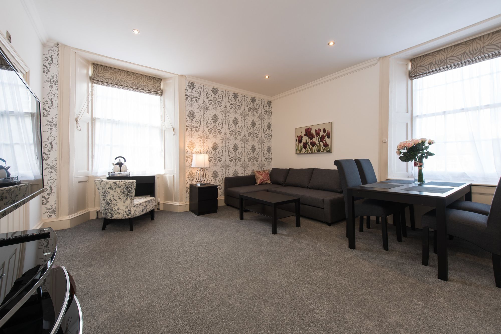 Фото Royal Princes Suites