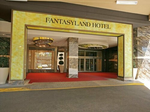 Гостиница Fantasyland Hotel в Эдмонтоне