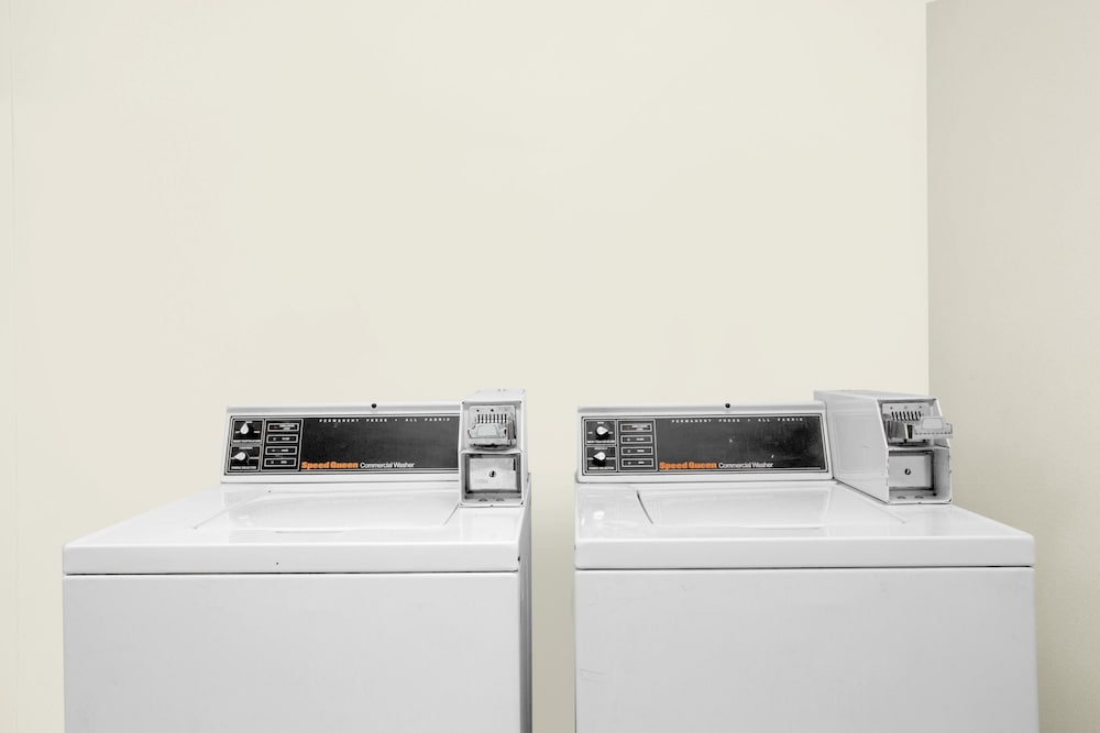 Фото Howard Johnson Hotel & Suites by Wyndham St. George