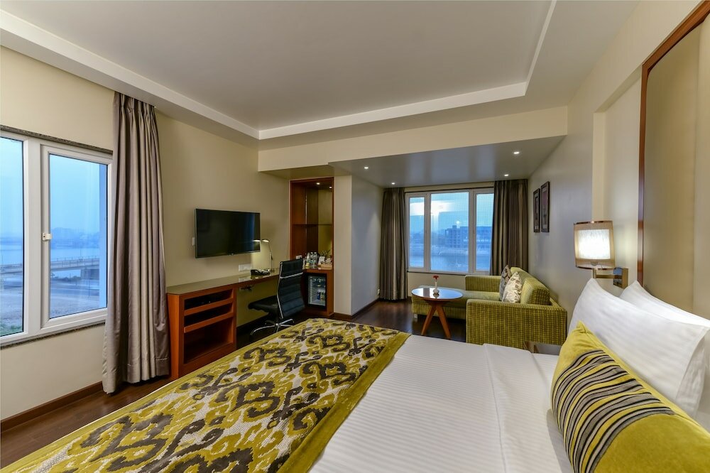 Фото Lemon Tree Premier The Atrium, Ahmedabad