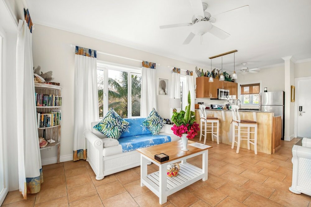 Фото Pineapple Fields Boutique Condo Hotel