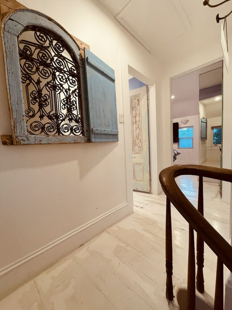 Фото Metro Hotel and Cafe