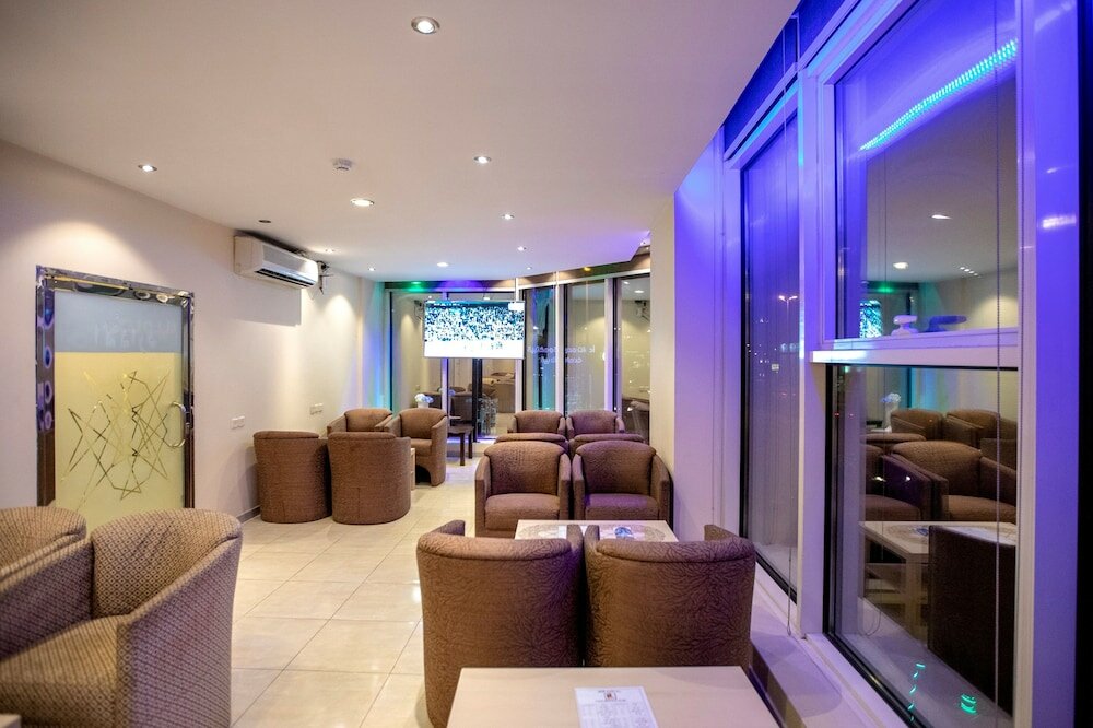 Фото Al Raha Hotel Suites