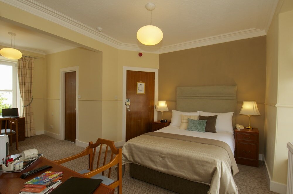 Фото Cove Bay Hotel