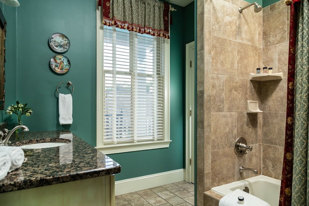 Фото The Inn on West Liberty