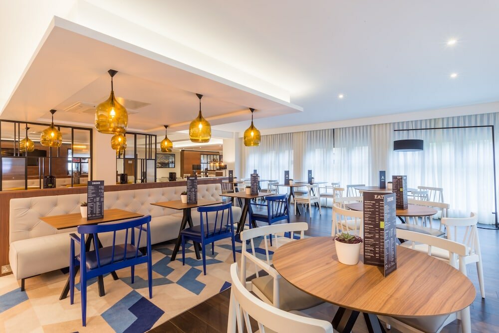 Фото Courtyard by Marriott Glasgow Airport