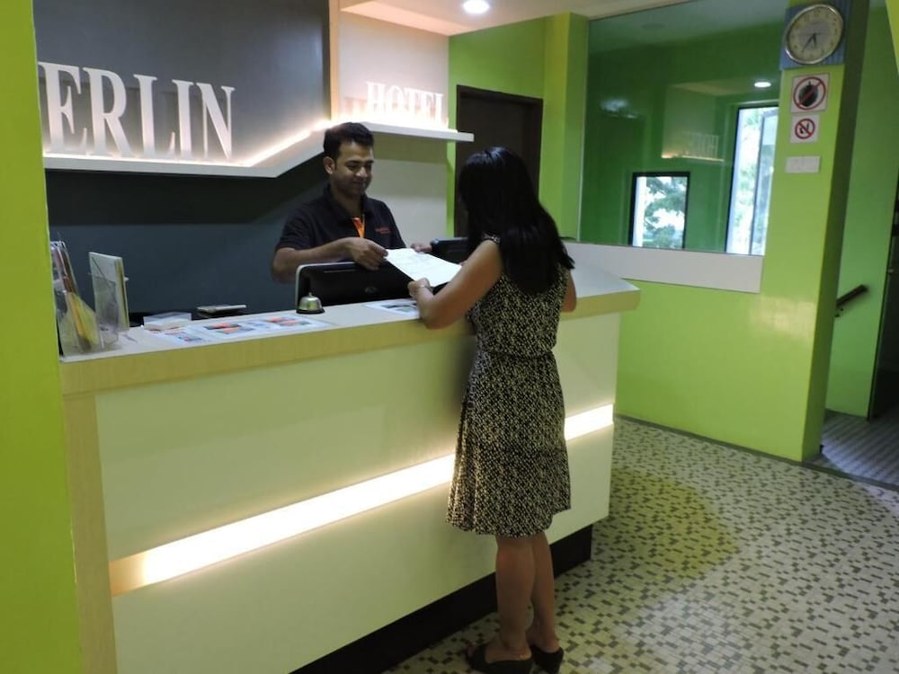 Фото Merlin Hotel