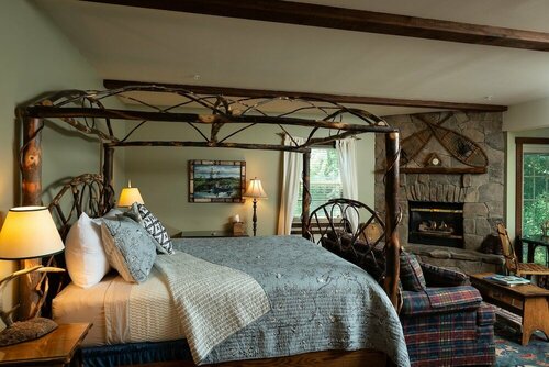 Внешний вид отеля Strong House Inn в Вердженсе, фото 2