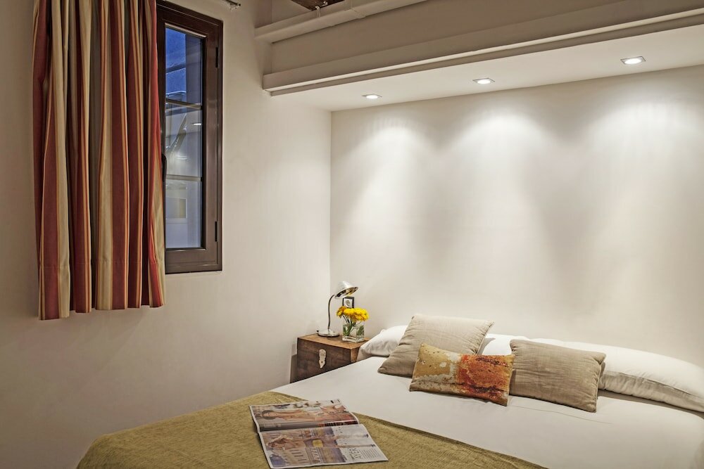 Фото AinB Las Ramblas-Guardia Apartments