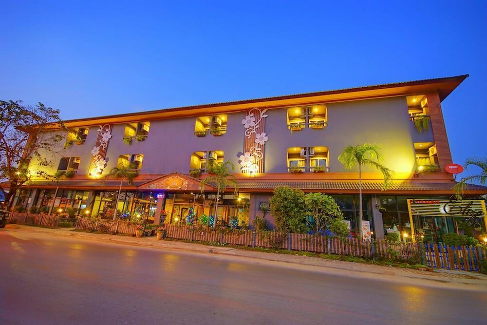 Фото отеля 1