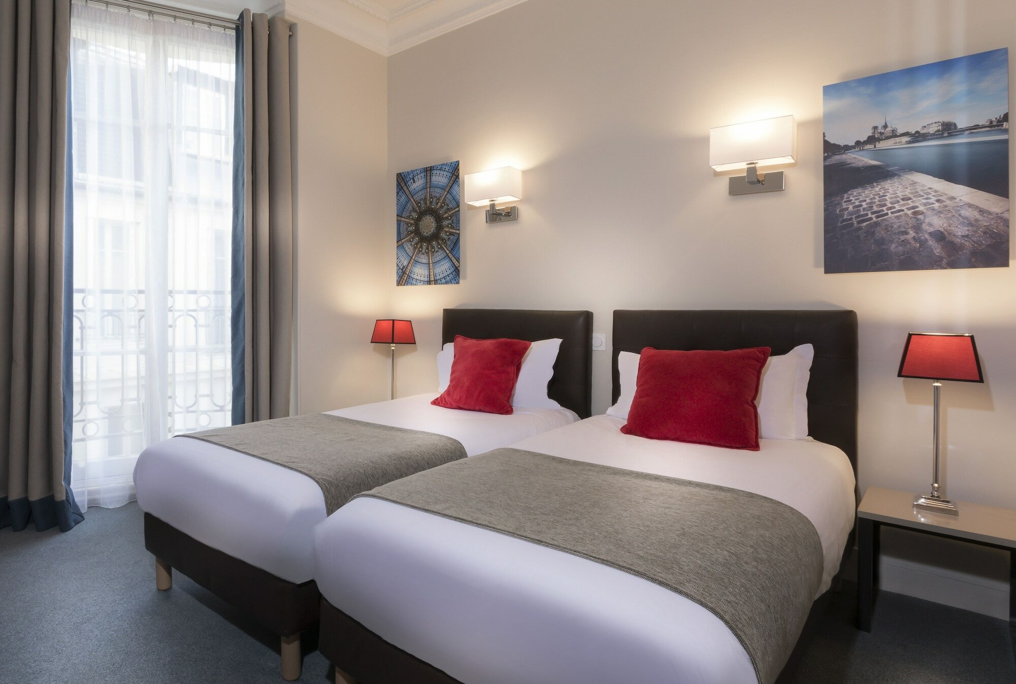 Фото отеля 2