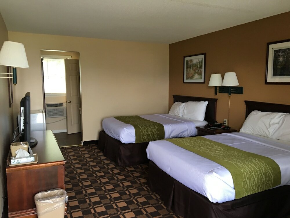 Фото Cabot Inn & Suites