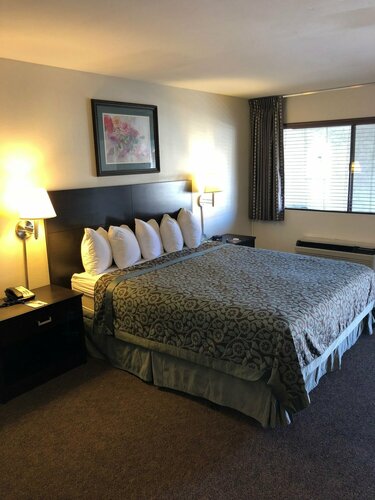 Гостиница Days Inn by Wyndham Camarillo - Ventura