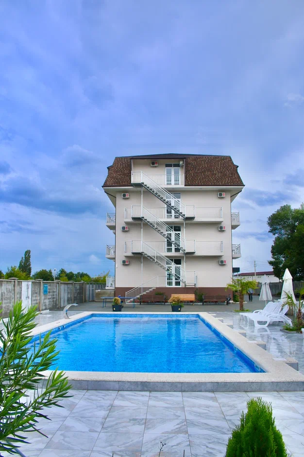 Фото отеля 1