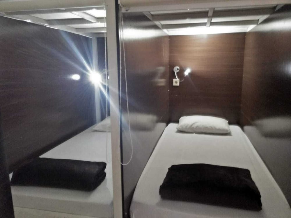 Фото The Backpacker Semarang - Hostel