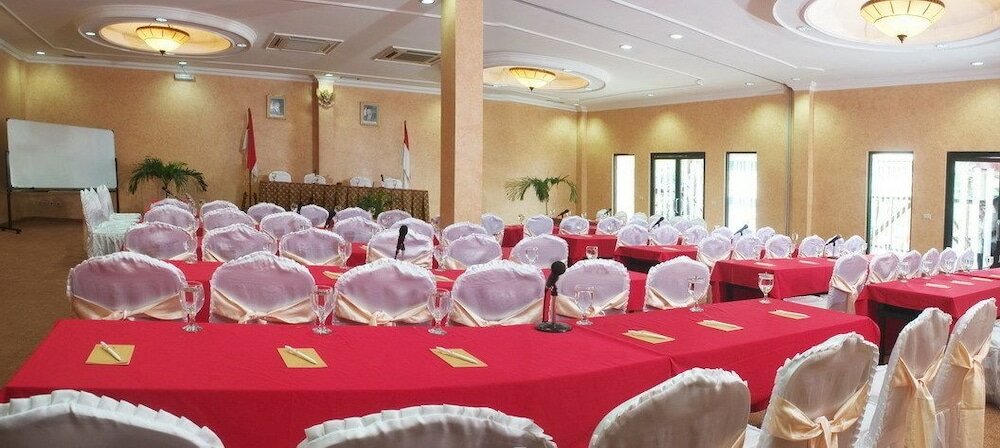 Фото Hotel Mega Proklamasi