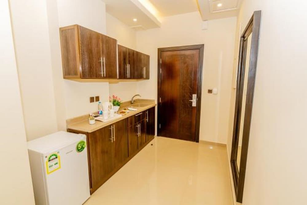 Фото Medhal Hotel Apartments