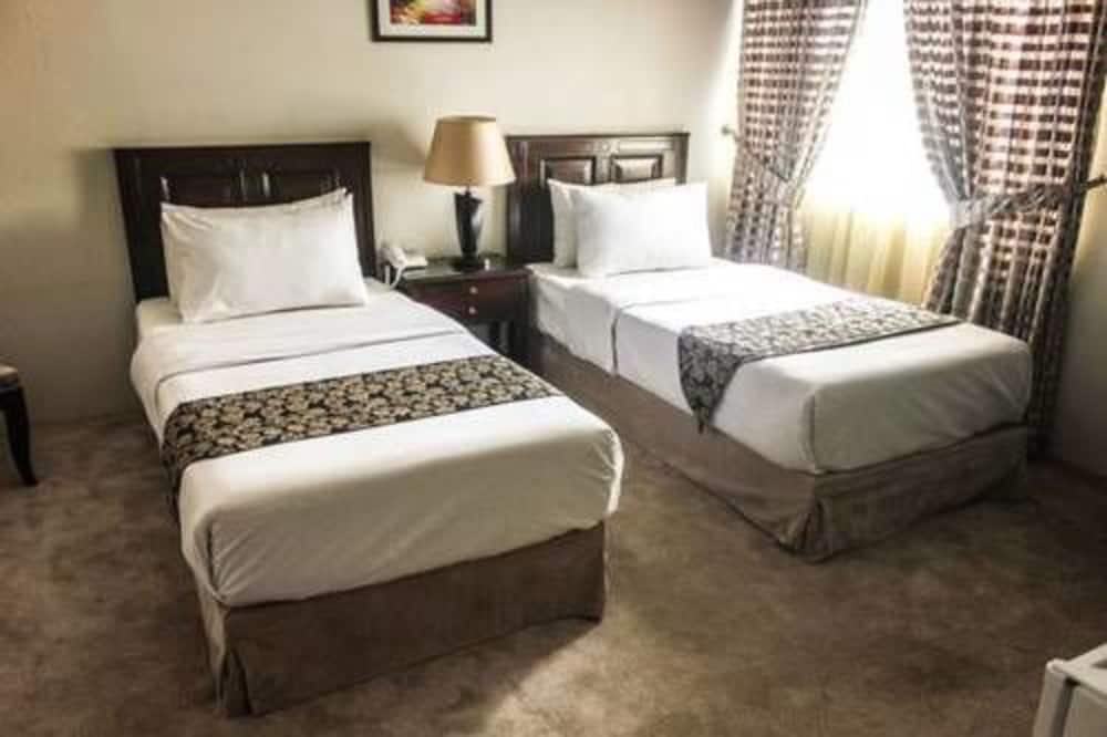 Фото Royalton Hotel - Rawalpindi